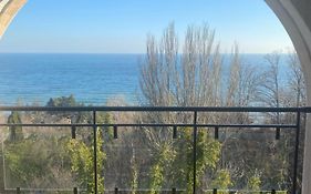 Queen'S Garden Balchik Apartment