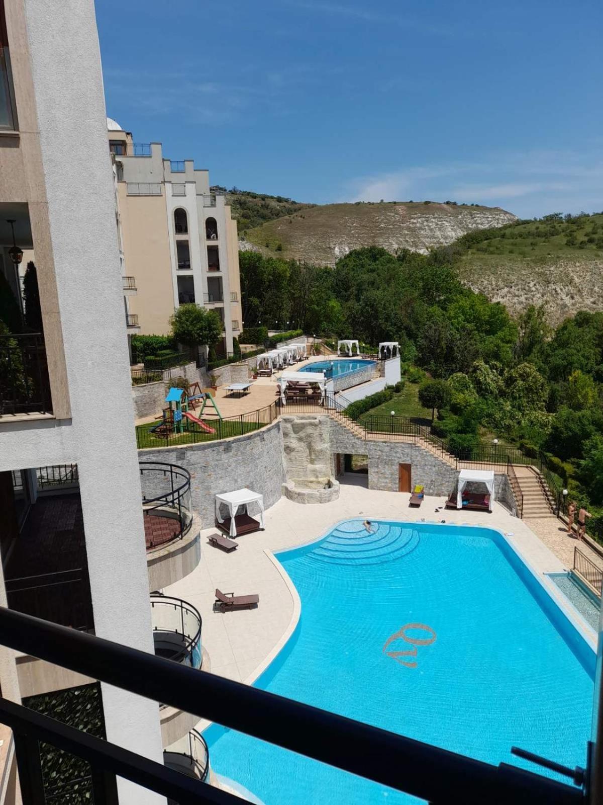 Queen'S Garden Balchik Apartment Exterior foto